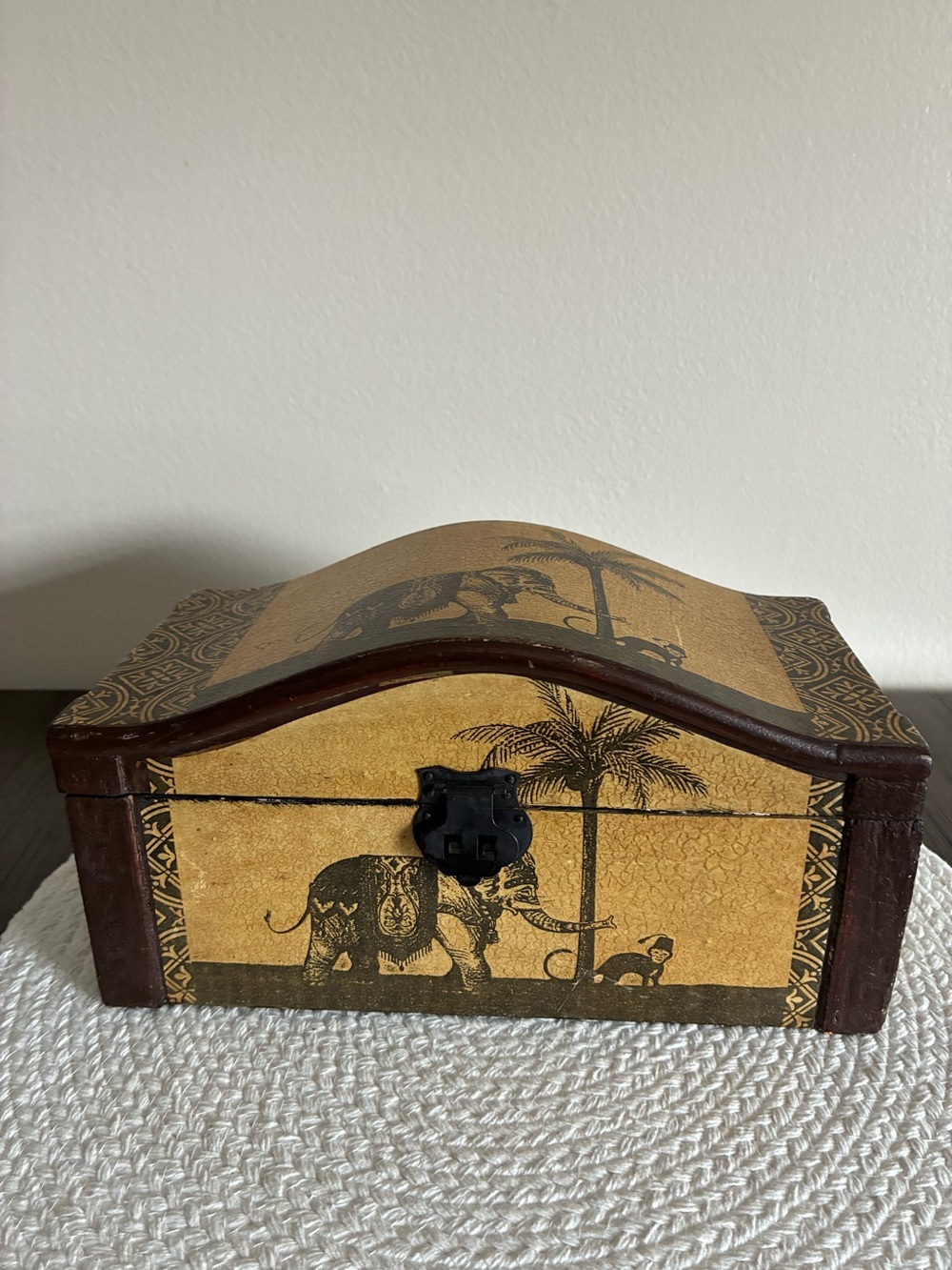 Vintage Vtg Decorative Wooden Storage Box Safari Theme